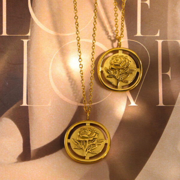 Titanium Steel French Retro Three-dimensional Flower Cutout Rose Necklace Electroplated 18K Gold